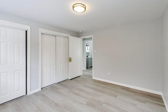 5822 W 79th Street, Burbank, IL 60459