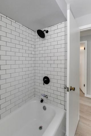 5822 W 79th Street, Burbank, IL 60459