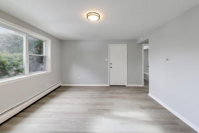 5822 W 79th Street, Burbank, IL 60459