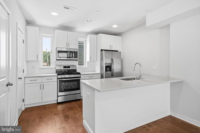 444 KINGSLEY ST, Philadelphia, PA 19128