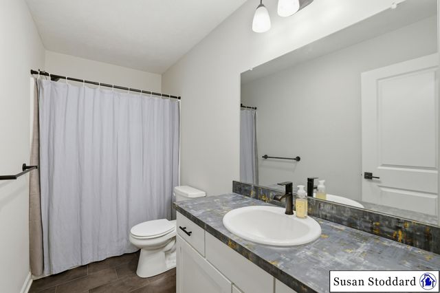 7890 Greendale Drive SE, Byron Center, MI 49315
