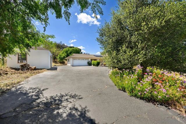 267 Via Taquita, Ramona, CA 92065