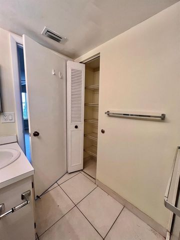 1111 Green Pine Boulevard C3, West Palm Beach, FL 33409