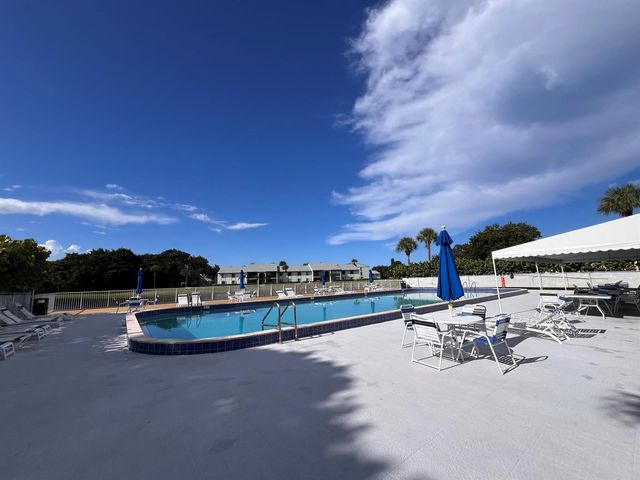 1111 Green Pine Boulevard C3, West Palm Beach, FL 33409
