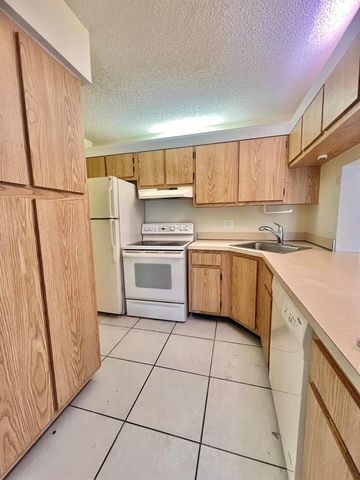 1111 Green Pine Boulevard C3, West Palm Beach, FL 33409