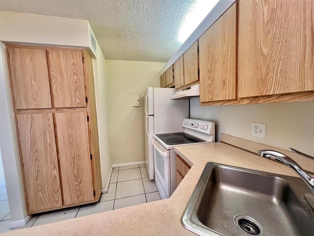 1111 Green Pine Boulevard C3, West Palm Beach, FL 33409