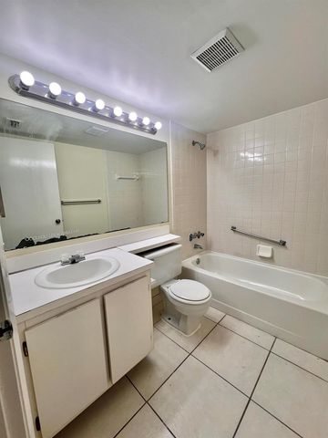 1111 Green Pine Boulevard C3, West Palm Beach, FL 33409