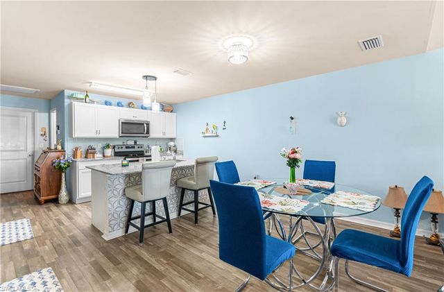9158 Aegean CIR, Lehigh Acres, FL 33936