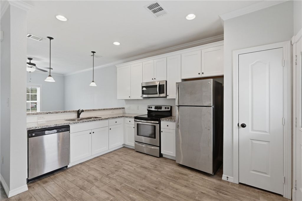 301 Southwest Parkway 329, College Station, TX 77840 — photo 5