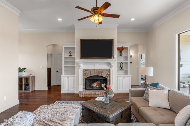 1019 Spanish Moss Circle, Bossier City, LA 71111