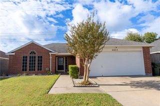 6825 Meadowbreeze Pkwy, Corpus Christi, TX 78414