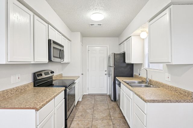 1209 Pin Oak, Denton, TX 76209