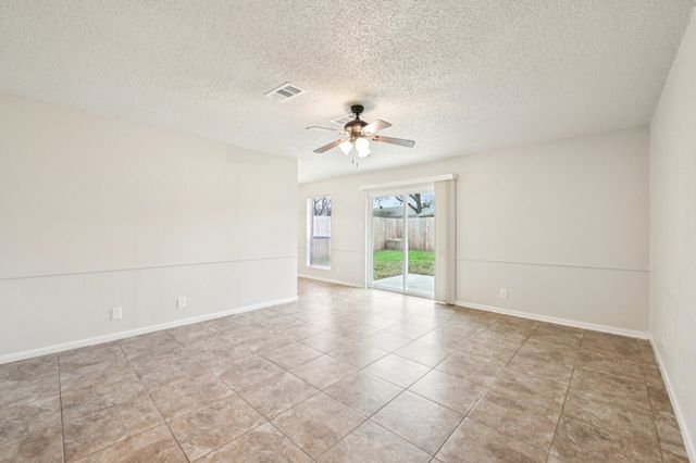 1209 Pin Oak, Denton, TX 76209