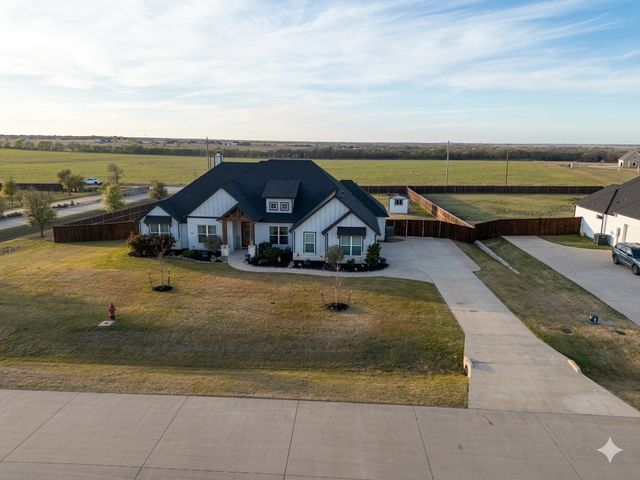 820 Dove Meadow Trail, Waxahachie, TX 75167