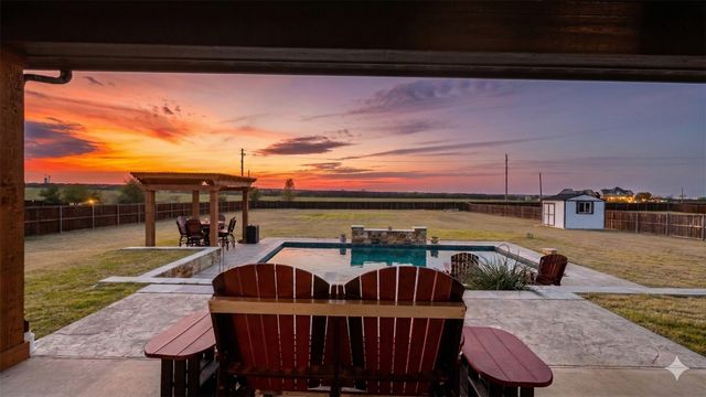 820 Dove Meadow Trail, Waxahachie, TX 75167