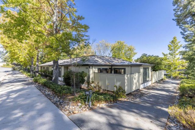 1201 Running springs Road 4, Walnut Creek, CA 94595
