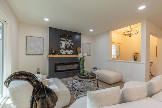1201 Running springs Road 4, Walnut Creek, CA 94595