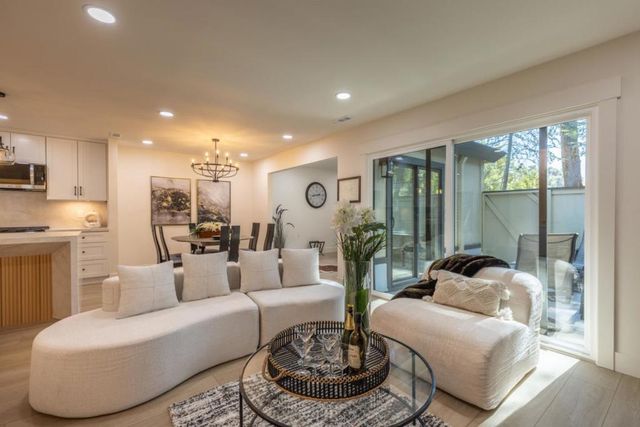 1201 Running springs Road 4, Walnut Creek, CA 94595