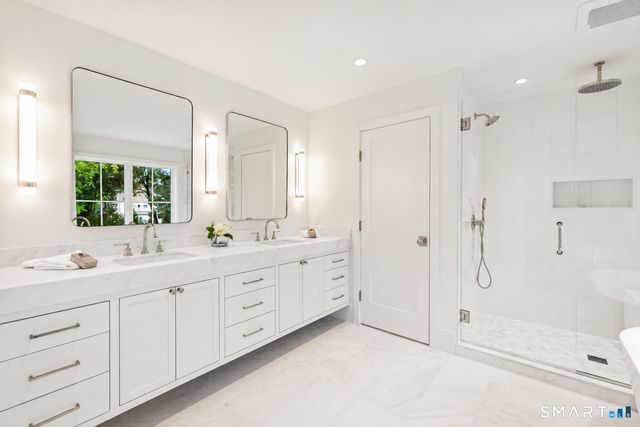 24 Oak Grove Place, New Canaan, CT 06840