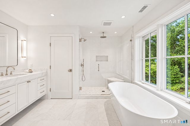 24 Oak Grove Place, New Canaan, CT 06840
