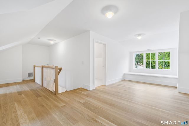 24 Oak Grove Place, New Canaan, CT 06840