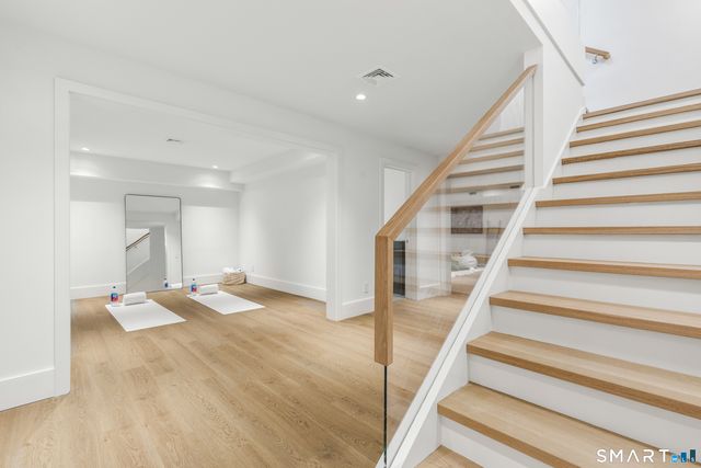 24 Oak Grove Place, New Canaan, CT 06840