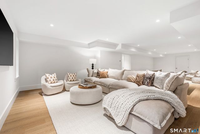24 Oak Grove Place, New Canaan, CT 06840