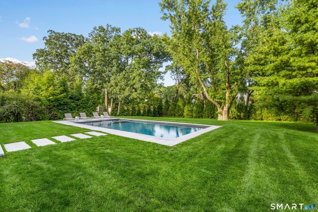 24 Oak Grove Place, New Canaan, CT 06840