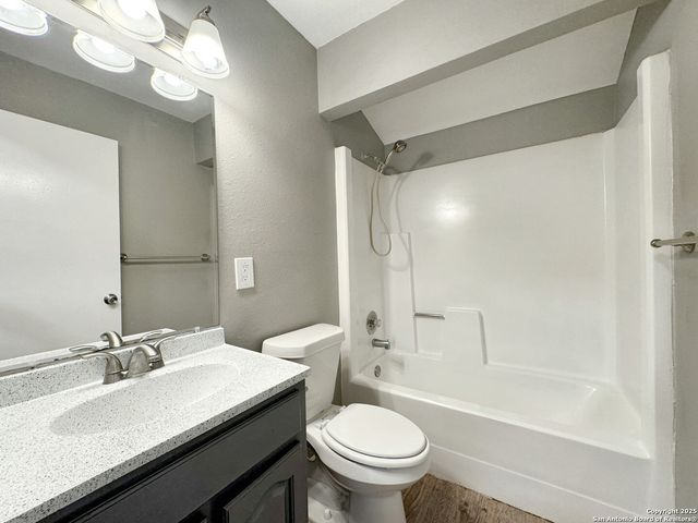 844 E Sunshine Dr Apt 401, San Antonio, TX 78228