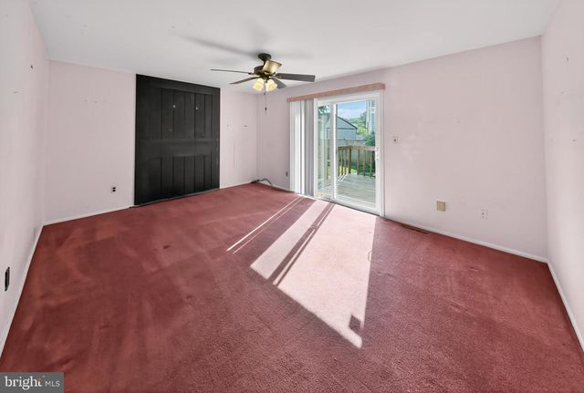 3 DUNNING CT, New Castle, DE 19720