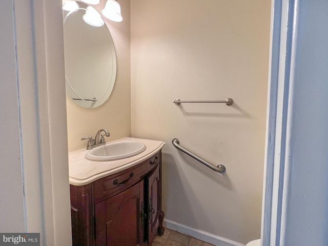3 DUNNING CT, New Castle, DE 19720