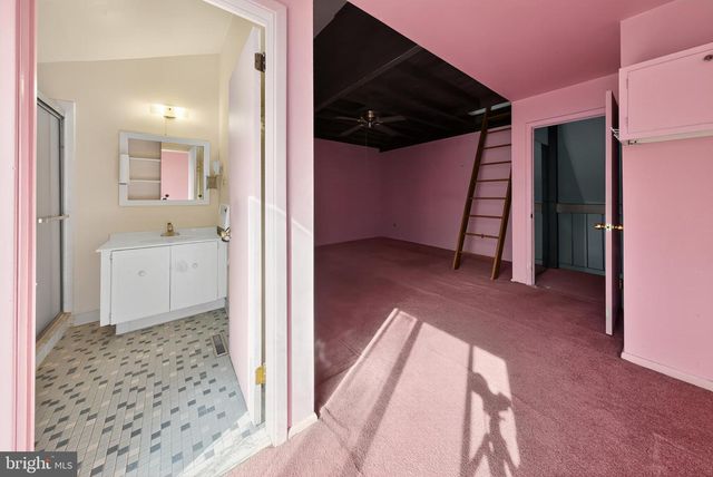 3 DUNNING CT, New Castle, DE 19720