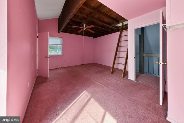 3 DUNNING CT, New Castle, DE 19720