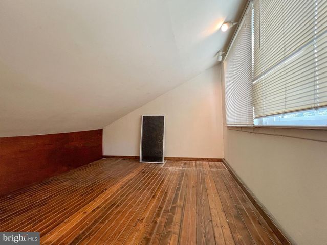 3 DUNNING CT, New Castle, DE 19720