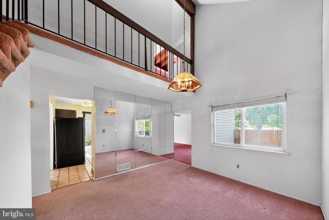 3 DUNNING CT, New Castle, DE 19720
