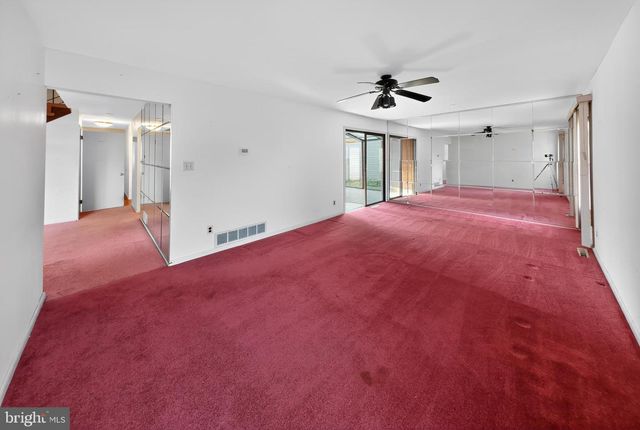 3 DUNNING CT, New Castle, DE 19720