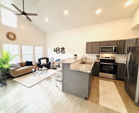 240 Fredonia Rd, Manchester, TN 37355