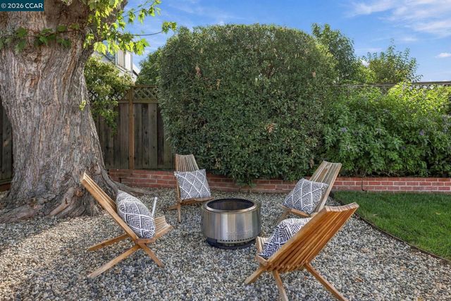 3912 Elkwood Ct, Concord, CA 94519