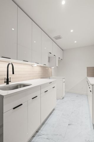 385 Vernon Avenue 1A, Brooklyn, NY 11206