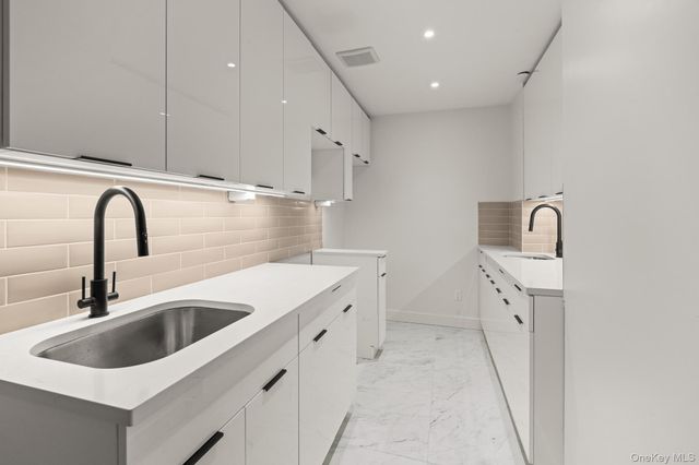 385 Vernon Avenue 1A, Brooklyn, NY 11206