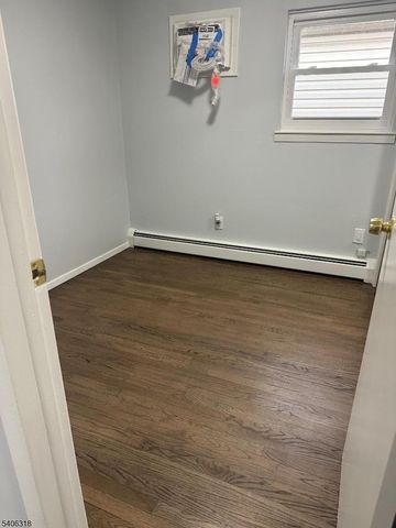 1449 Gehr Pl, North Bergen Twp., NJ 07047