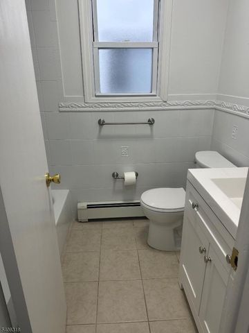 1449 Gehr Pl, North Bergen Twp., NJ 07047