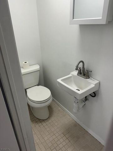 1449 Gehr Pl, North Bergen Twp., NJ 07047