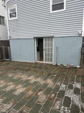 1449 Gehr Pl, North Bergen Twp., NJ 07047