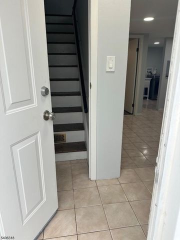 1449 Gehr Pl, North Bergen Twp., NJ 07047