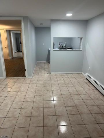 1449 Gehr Pl, North Bergen Twp., NJ 07047