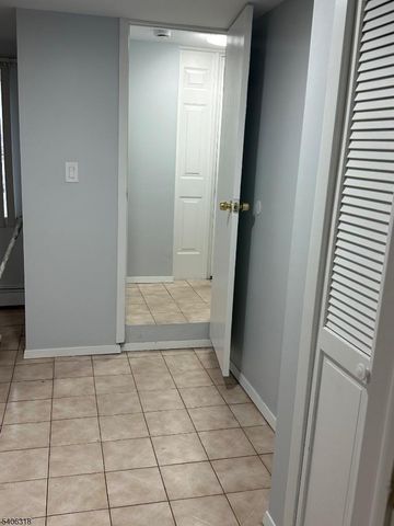 1449 Gehr Pl, North Bergen Twp., NJ 07047