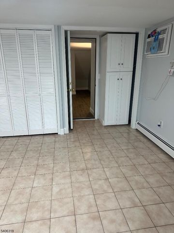 1449 Gehr Pl, North Bergen Twp., NJ 07047