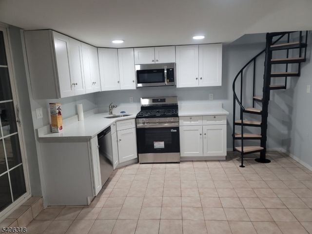 1449 Gehr Pl, North Bergen Twp., NJ 07047