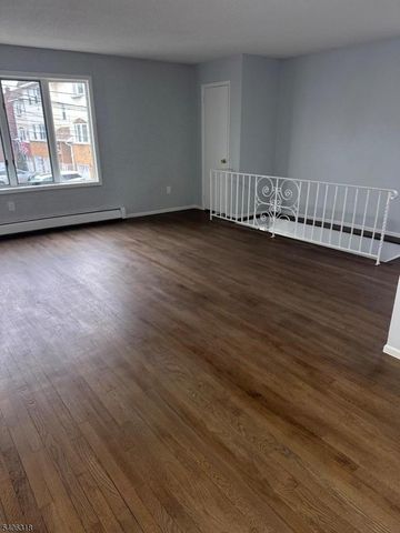 1449 Gehr Pl, North Bergen Twp., NJ 07047